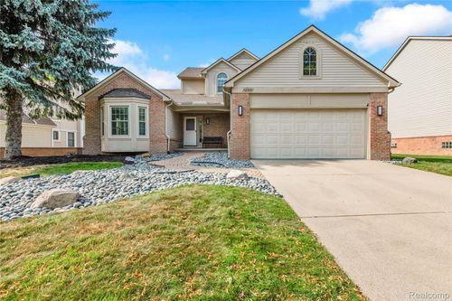 42984 Sandstone Dr, Novi, MI, 48377-2717 | Card Image