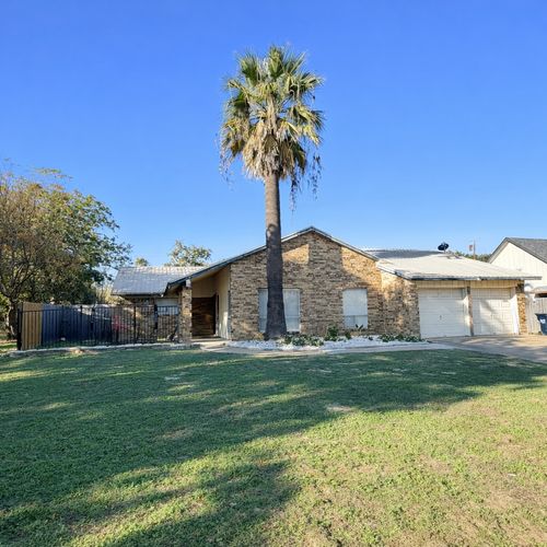 2206 Murray Ave, Rockdale, TX, 76567-2533 | Card Image