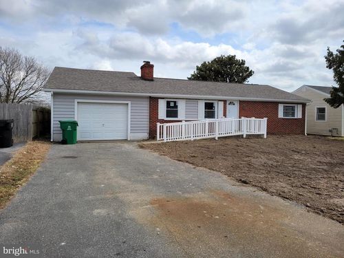 10411 S Dupont Hwy, FELTON, DE, 19943-5604 | Card Image