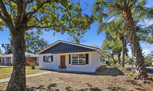 6052 Central Ave, NEW PORT RICHEY, FL, 34653-3204 | Card Image