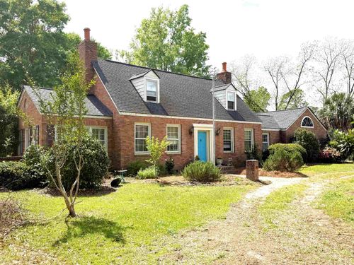 605 E Main St, Lake City, SC, 29560-2227 | Card Image