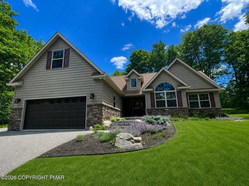 293 Wolf Hollow Rd, Lake Harmony, PA, 18624-2122 | Card Image