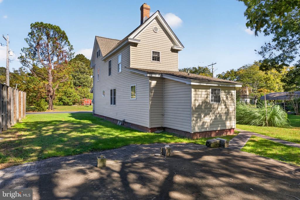 Residential in CRISFIELD 4