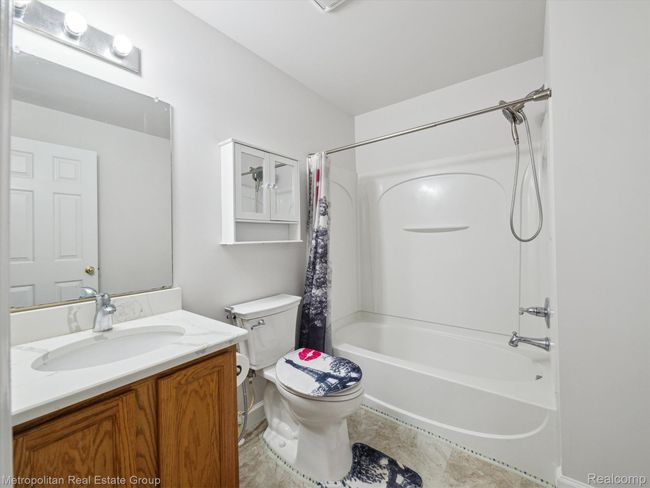 28-1156-Faulkner-Troy-MI-48083-WindowStill-20.jpg | Image 25