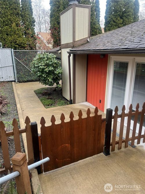 apt-a-15422 40th Ave S, Tukwila, WA, 98188-2235 | Card Image