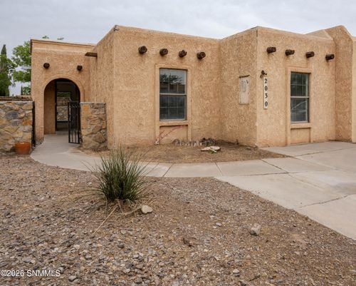 2030 Embassy Dr, Las Cruces, NM, 88005-1519 | Card Image