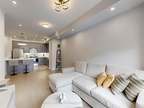 16 Herman Gilroy Lane, Markham, ON, L6C3L7 | Card Image