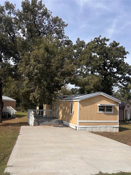 235 Morris Lane Lane, Huntsville, TX, 77320 | Card Image