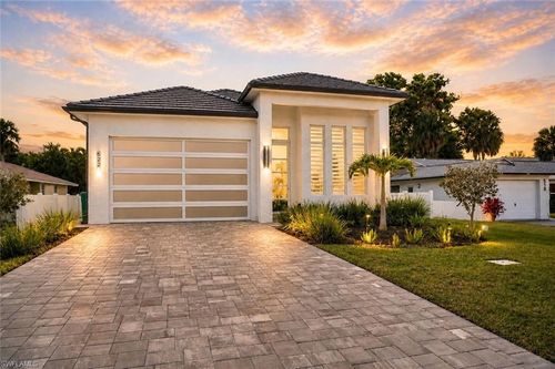 522 98th Ave N, NAPLES, FL, 34108-2220 | Card Image