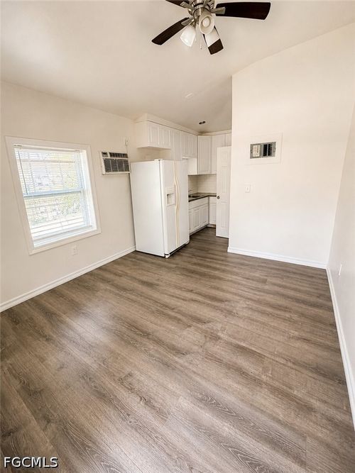 1189 N Tamiami Trl, NORTH FORT MYERS, FL, 33903-5338 | Card Image
