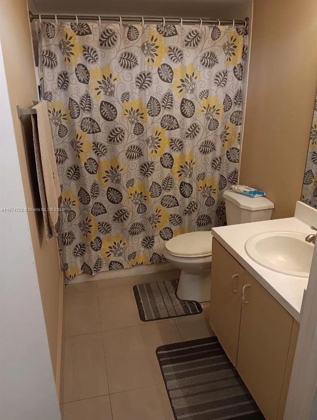 APT-108 - 18870 Nw 57 Th Ave, Condo with 2 bedrooms, 2 bathrooms and null parking in Hialeah FL | Image 9