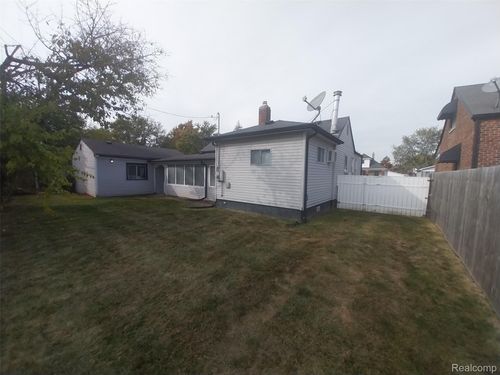 16010 Wilson Ave, Eastpointe, MI, 48021-1140 | Card Image