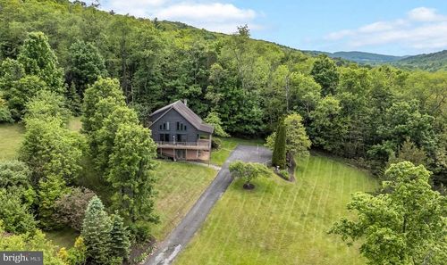 210 Light Rd, LIVERPOOL, PA, 17045-8331 | Card Image