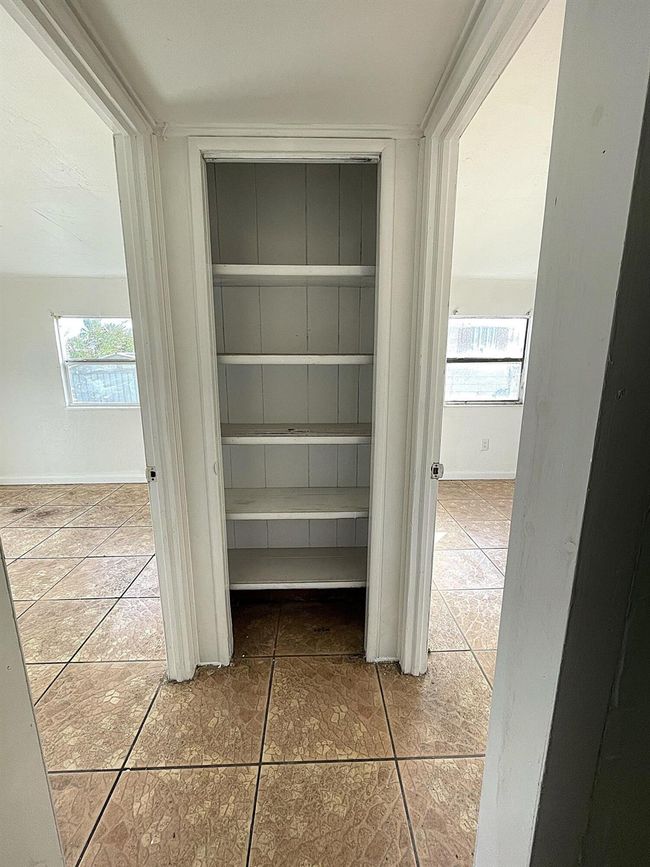 821 Rickey Jackson Blvd, House other with 5 bedrooms, 2 bathrooms and null parking in Pahokee FL | Image 17