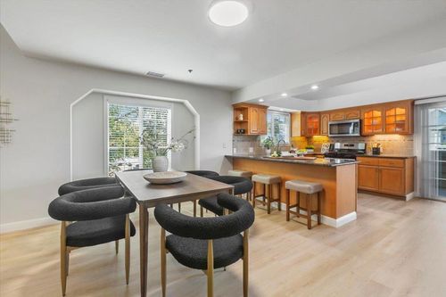 apt-b4-10090 Pasadena Ave, Cupertino, CA, 95014-5939 | Card Image