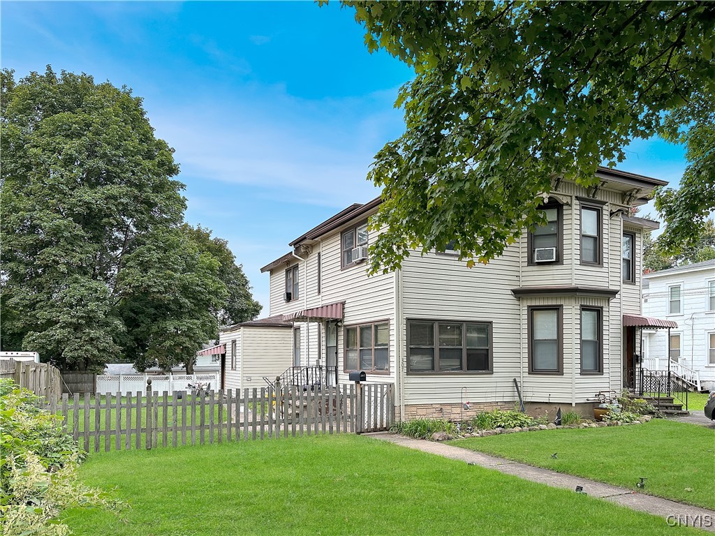 Highland Ave, East Syracuse, NY 13057