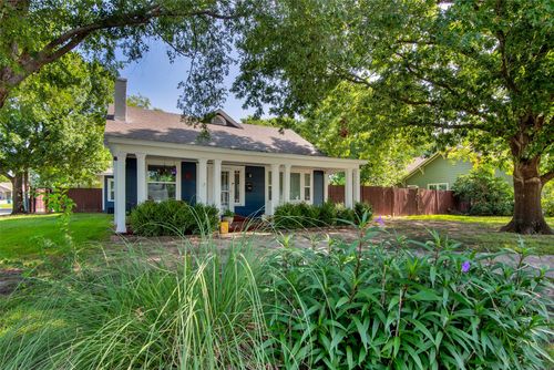 823 W Fischer St, Sherman, TX, 75092-5710 | Card Image
