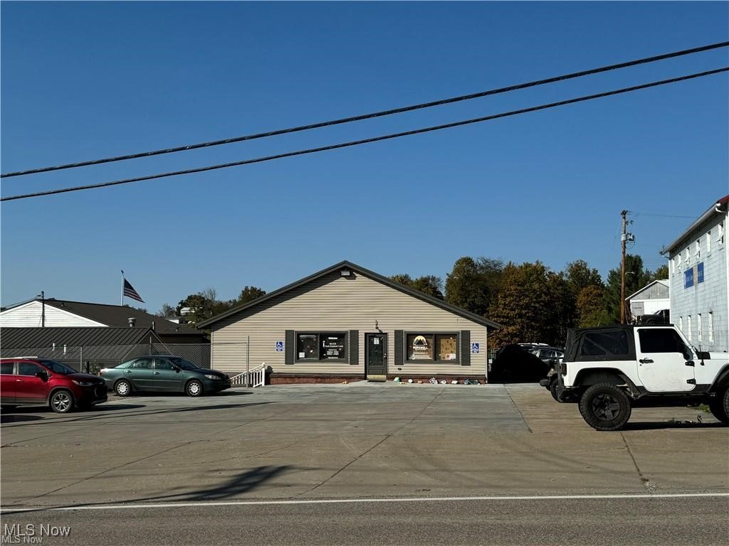 Commercial Sale in Vincent