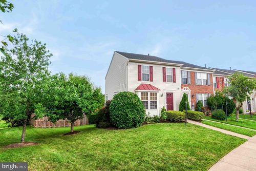 221 Shirley Sq Se, LEESBURG, VA, 20175-6121 | Card Image