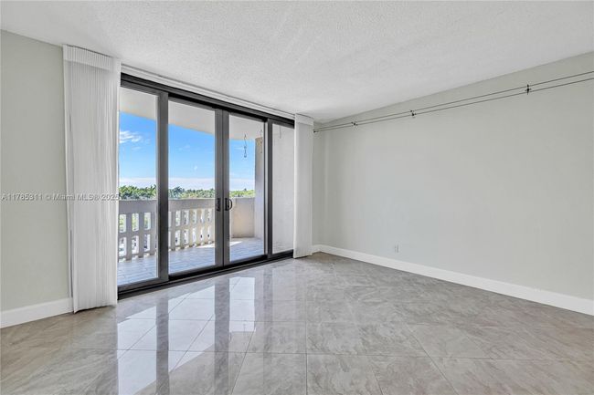 APT-624 - 90 Edgewater Dr, Condo with 2 bedrooms, 3 bathrooms and null parking in Coral Gables FL | Image 6