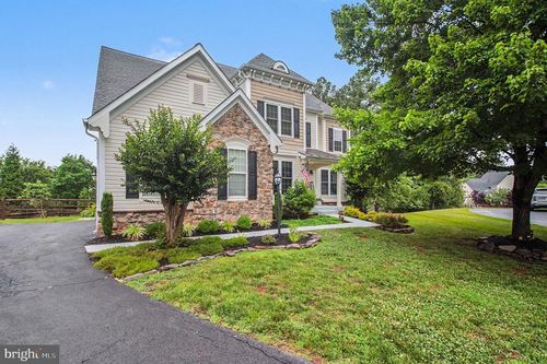 4056 Shrayer Ct, WARRENTON, VA, 20187-3972 | Card Image