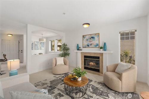 h235-18501 SE Se Newport Way, Issaquah, WA, 98027-5510 | Card Image