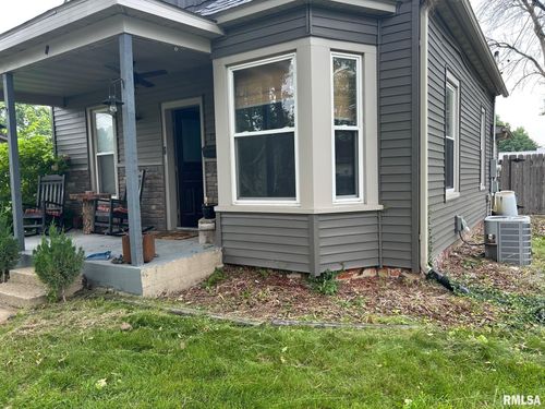 726 W North St, Auburn, IL, 62615-1042 | Card Image