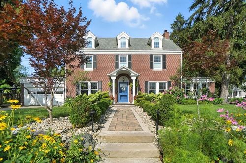 2101 Far Hills Ave, Oakwood, OH, 45419-2540 | Card Image