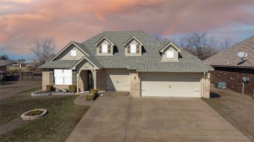 11923 E 105th Court N, Owasso, OK, 74055 | Card Image