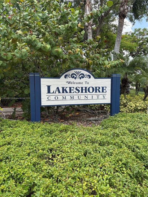889h-889 Hamilton Dr, Homestead, FL, 33034-2665 | Card Image
