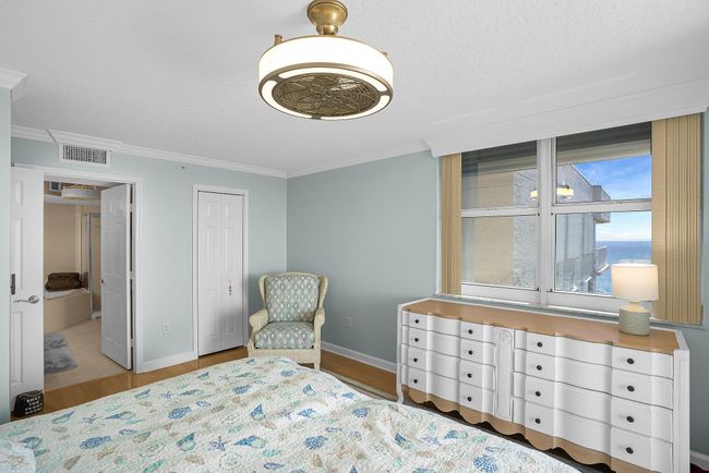 APT-1901 - 5049 N Highway A1a, Condo with 3 bedrooms, 2 bathrooms and null parking in Hutchinson Island FL | Image 33