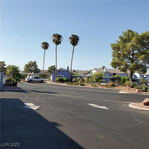 unit-102-5841 Medallion Dr, Las Vegas, NV, 89122-0221 | Card Image