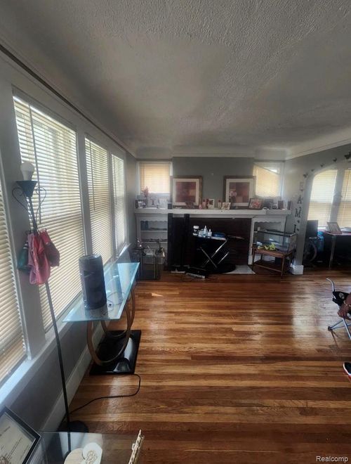 13615 Ohio St, Detroit, MI, 48238-2495 | Card Image
