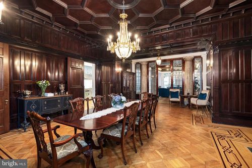 829 Park Ave, BALTIMORE, MD, 21201-4806 | Card Image