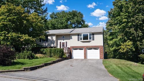 56 Mandalay Dr, Poughkeepsie, NY, 12603-2635 | Card Image