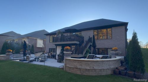 60778 Forest Creek Dr, Washington Twp, MI, 48094-1846 | Card Image
