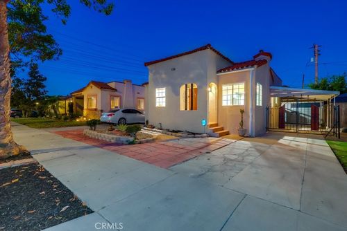 6832 Cerritos Ave, Long Beach, CA, 90805-1526 | Card Image