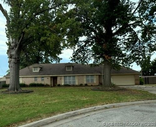 3930 S Darlington Ave, Tulsa, OK, 74135-5552 | Card Image