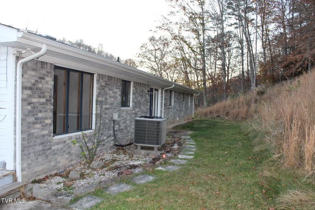 1842 Manville Rd, House other with 4 bedrooms, 3 bathrooms and null parking in Gate City VA | Image 4