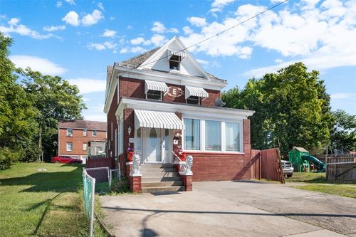 254 Ridge Ave, New Kensington, PA, 15068-5433 | Card Image