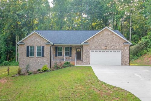 152 Postell Dr, Statesville, NC, 28625-9026 | Card Image