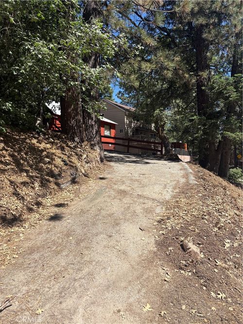 569 Yukon Rd, Green Valley Lake, CA, 92341 | Card Image