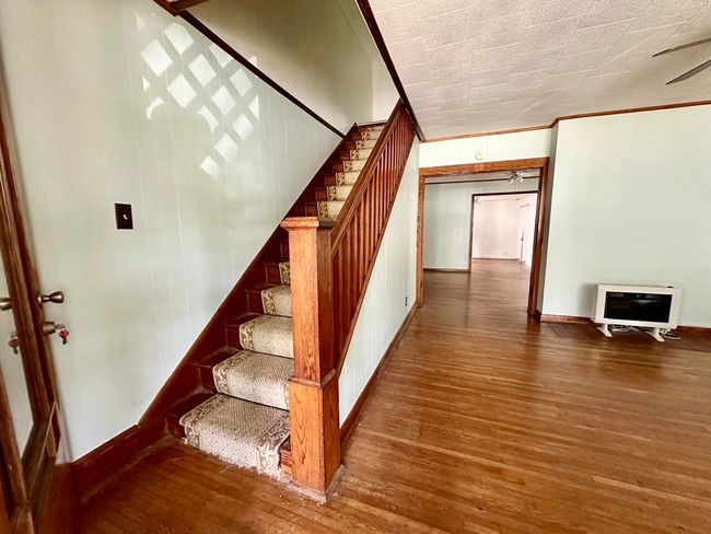 228 Main St, Home with 3 bedrooms, 2 bathrooms and null parking in Hinton WV | Image 18