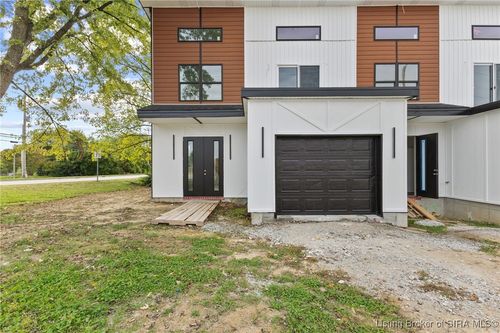 1622 Scott St, Jeffersonville, IN, 47130-4021 | Card Image