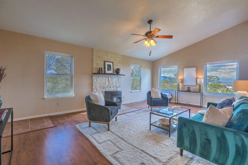 2 Tierra Linda, Edgewood, NM, 87015-6888 | Card Image