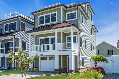 39 20th Ave, Seaside Park, NJ, 08752-2103 | Card Image