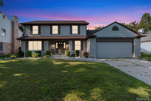 2025 Highbury Dr, Troy, MI, 48085-3806 | Card Image
