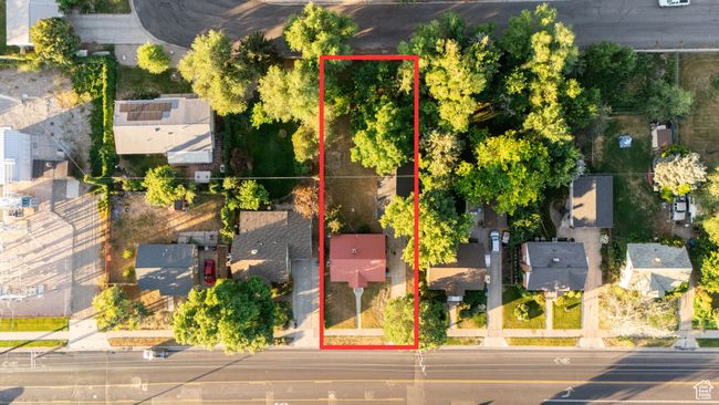 Aerial perspective of suburban area | Image 24