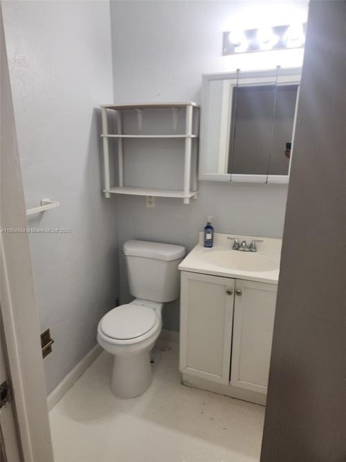 apt-5-8918 Collins Ave, Surfside, FL, 33154-3505 | Card Image