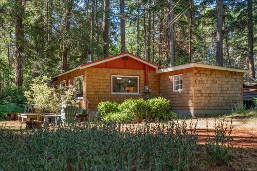 195 Ricardo Rd, Gabriola Island, BC, V0R1X0 | Card Image